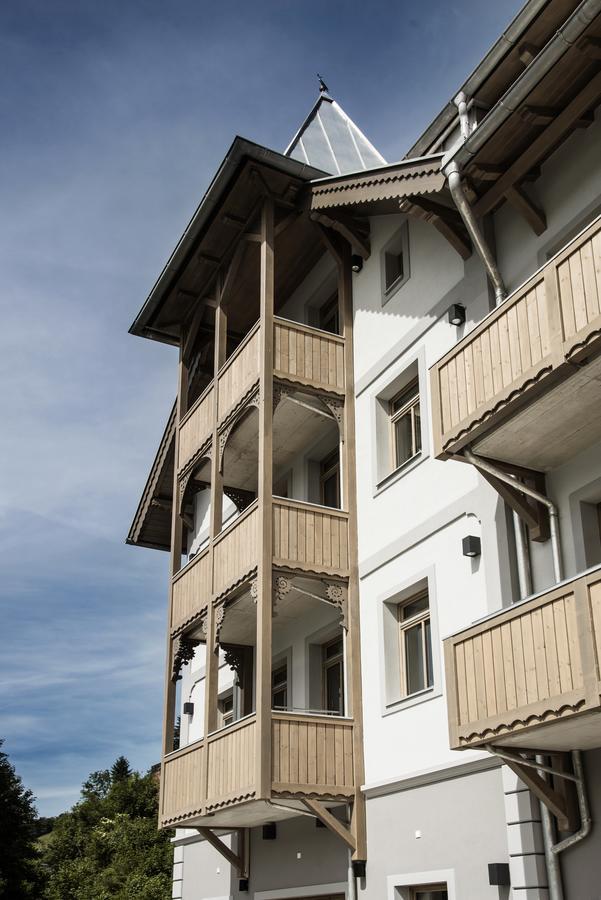 Seehotel Bellevue Thumersbach Exterior photo